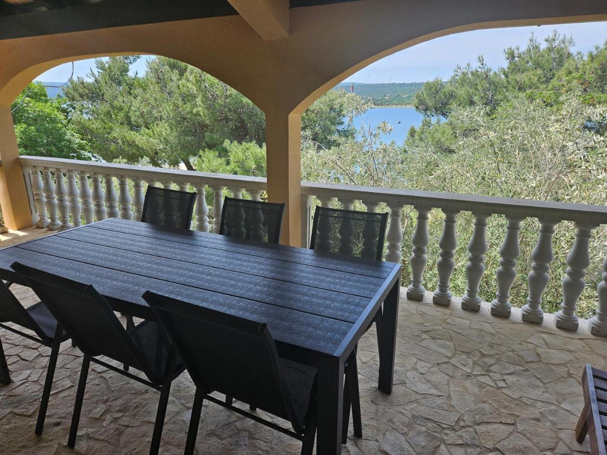 Villa Punta Blava - Beach Front, Ideal For Family Vacation With Kids, Large Terraces With Sea View, Internet, Netflix, No Pets Allowed Obrovac Eksteriør bilde