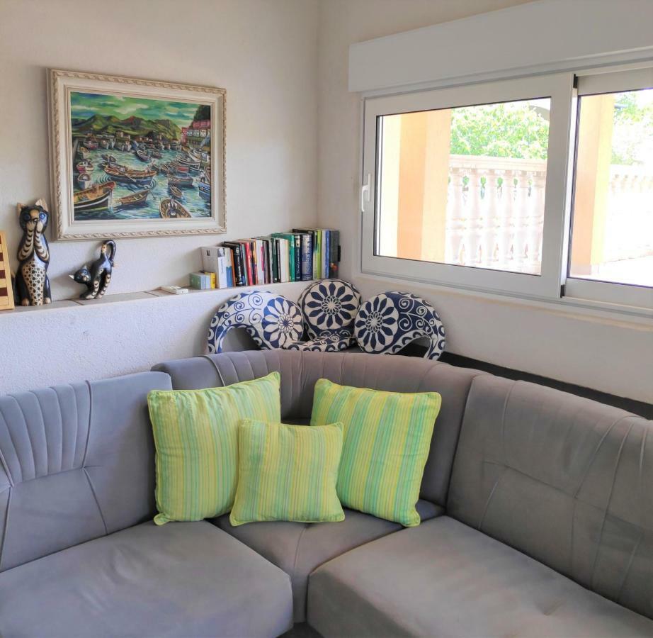 Villa Punta Blava - Beach Front, Ideal For Family Vacation With Kids, Large Terraces With Sea View, Internet, Netflix, No Pets Allowed Obrovac Eksteriør bilde