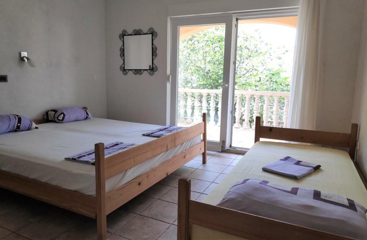 Villa Punta Blava - Beach Front, Ideal For Family Vacation With Kids, Large Terraces With Sea View, Internet, Netflix, No Pets Allowed Obrovac Eksteriør bilde