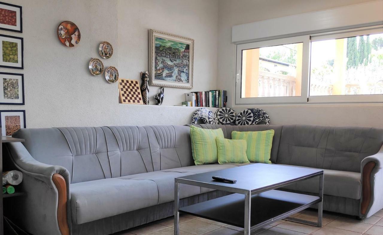 Villa Punta Blava - Beach Front, Ideal For Family Vacation With Kids, Large Terraces With Sea View, Internet, Netflix, No Pets Allowed Obrovac Eksteriør bilde