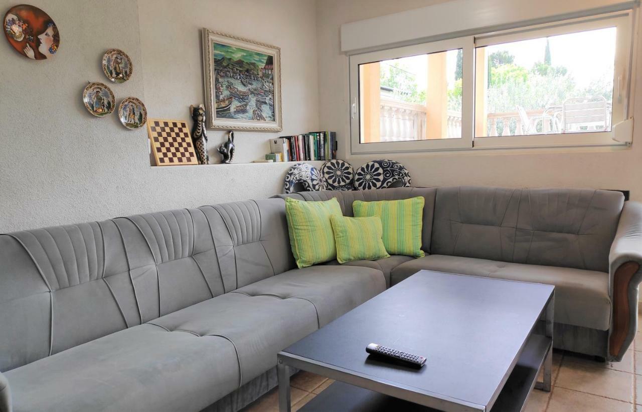 Villa Punta Blava - Beach Front, Ideal For Family Vacation With Kids, Large Terraces With Sea View, Internet, Netflix, No Pets Allowed Obrovac Eksteriør bilde