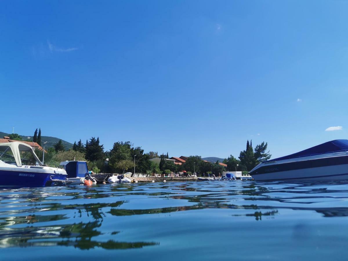 Villa Punta Blava - Beach Front, Ideal For Family Vacation With Kids, Large Terraces With Sea View, Internet, Netflix, No Pets Allowed Obrovac Eksteriør bilde