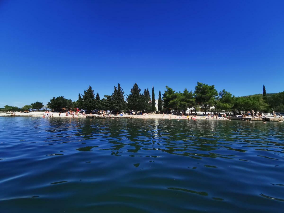Villa Punta Blava - Beach Front, Ideal For Family Vacation With Kids, Large Terraces With Sea View, Internet, Netflix, No Pets Allowed Obrovac Eksteriør bilde